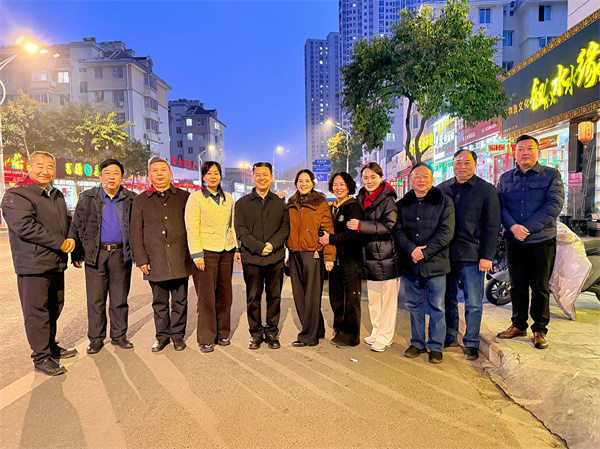 老友相聚  共叙友情